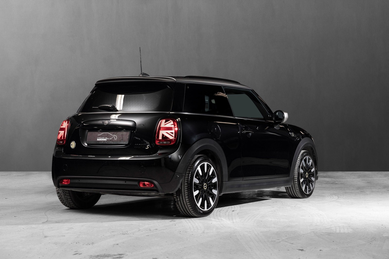 MINI Cooper SE Premium pakke/Sportsseter/P.sensor/Varmepumpe/LED/+++ 2
