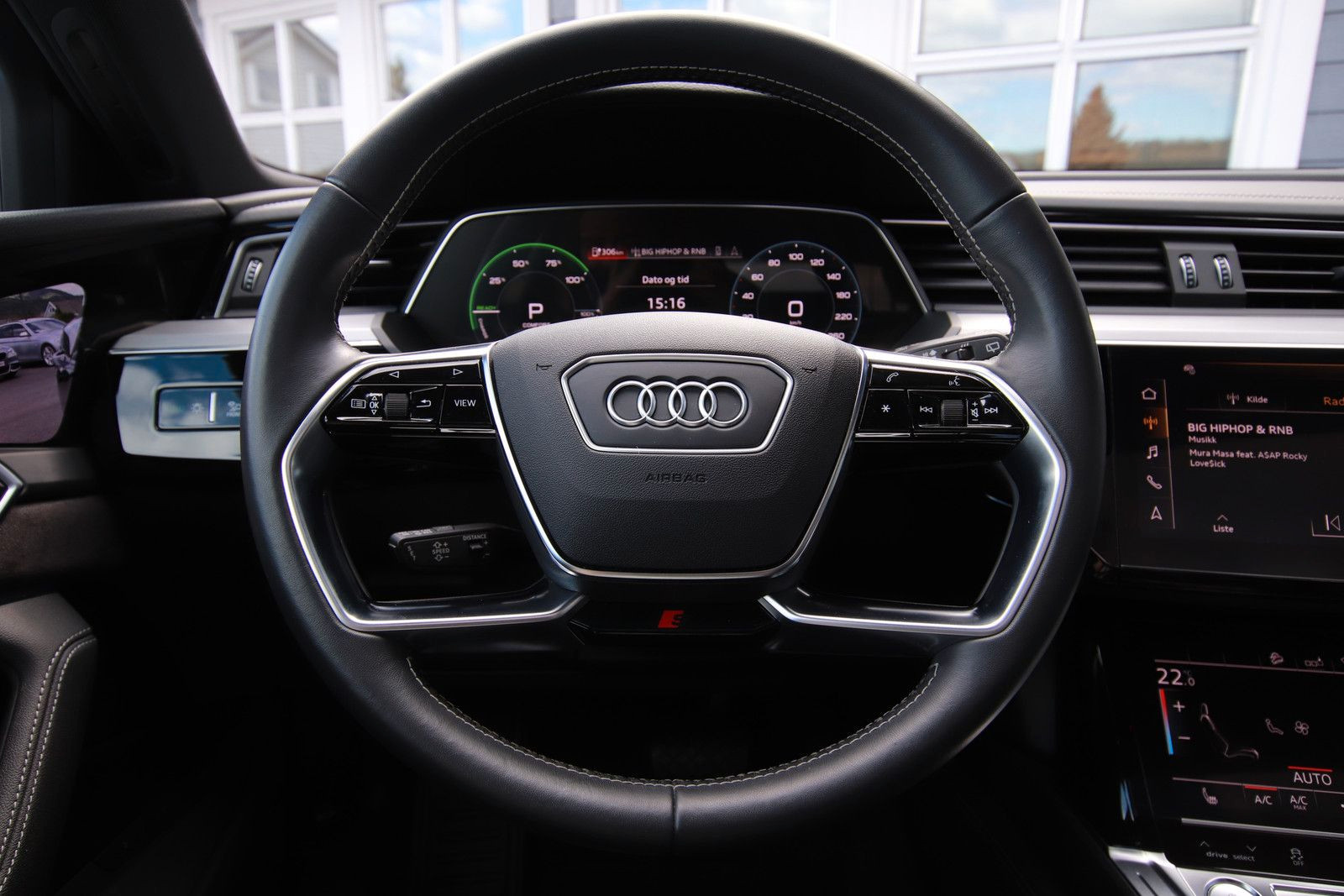 Hovedbilde av Audi e-tron