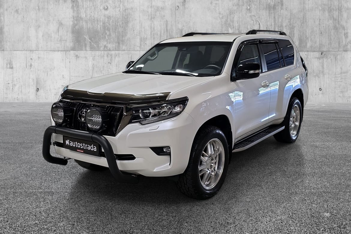 Toyota Land Cruiser GX // 204HK // MEGET VELHOLDT 2022, 72 300 km, kr 679 000,-