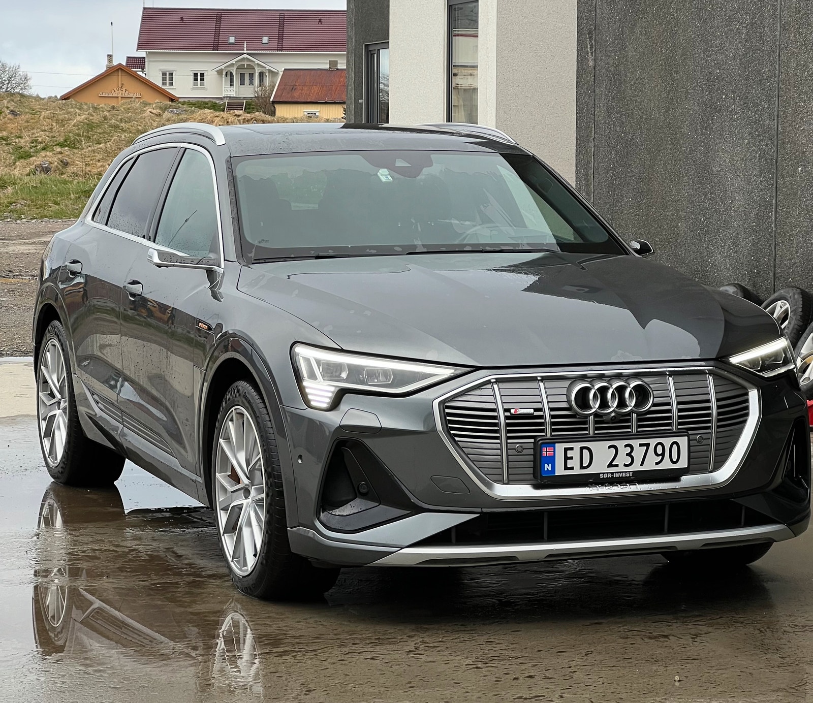 Audi e-tron