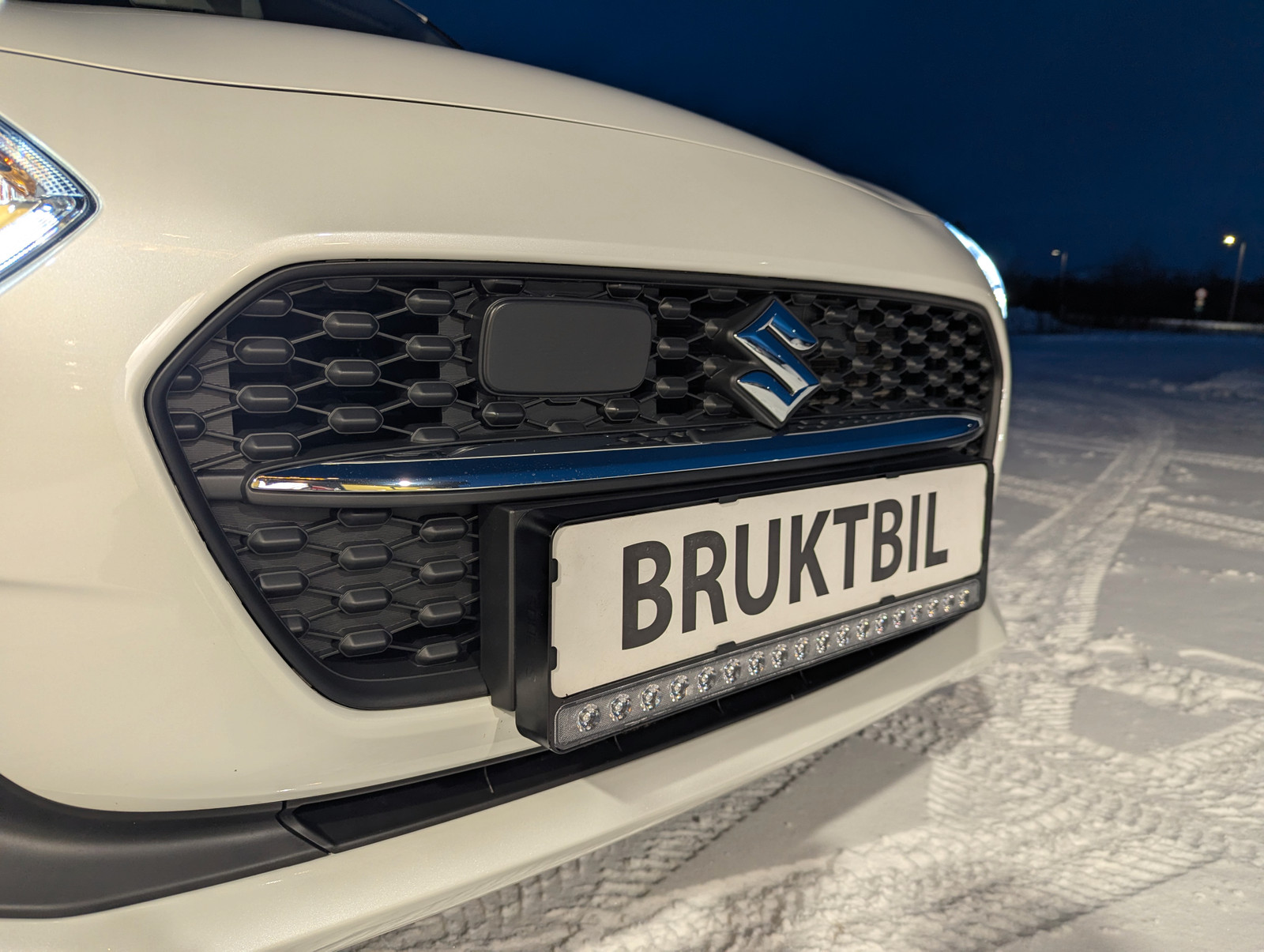 Suzuki Swift 4x4 GLX Hybrid | SafeTech | ryggekamera 2