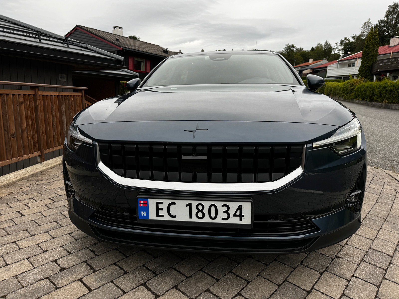 Polestar 2 Long Range Dual Motor, Pilot, Plus, Pixel lys 2