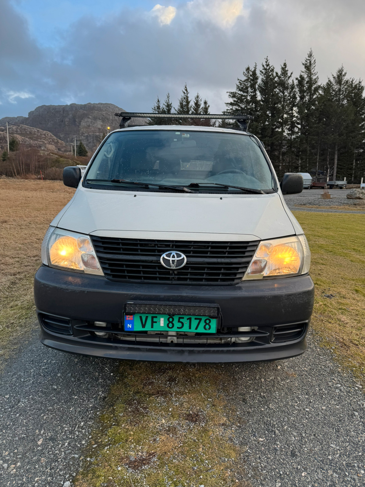 Toyota HiAce D-4D 5-d 117hk 4WD lang 2