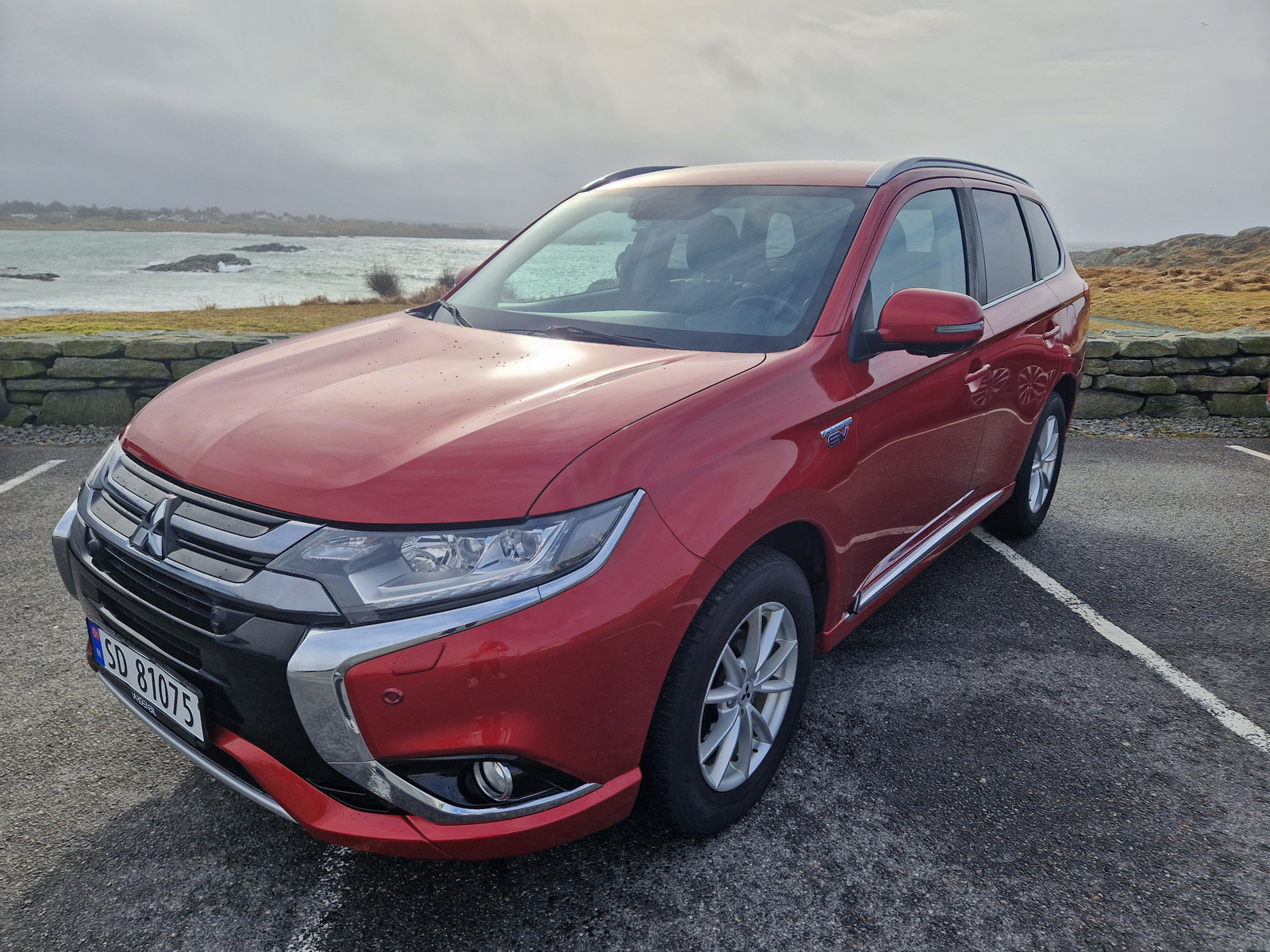 Mitsubishi Outlander Instyle+ 2,0 202hk, hengerfeste