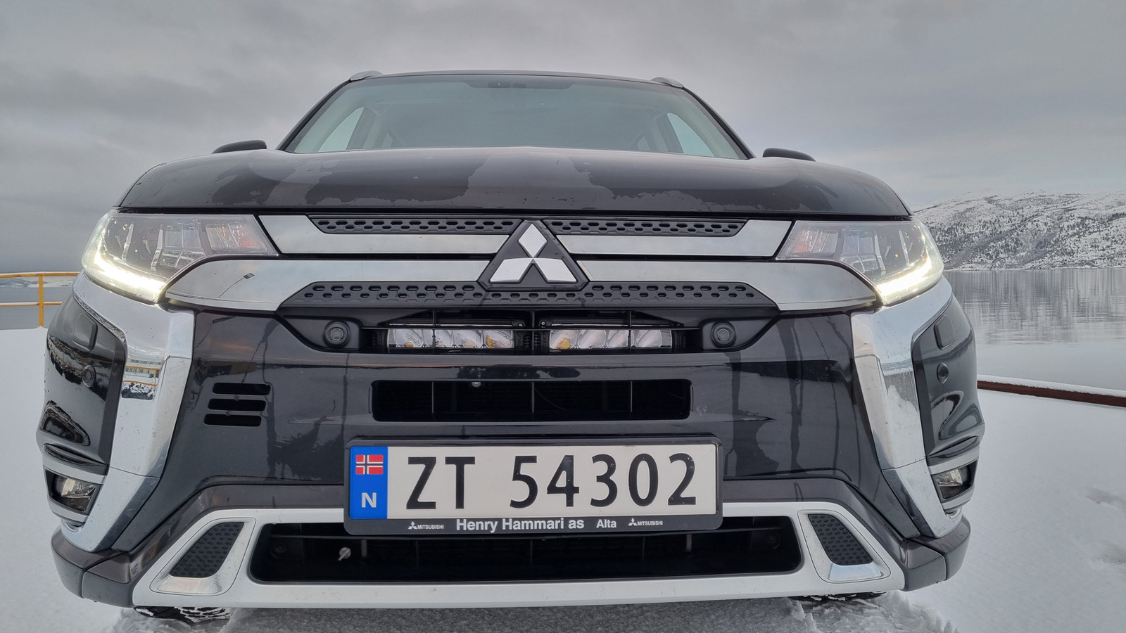 Mitsubishi Outlander PHEV Intense + 224 HK, Delskinn, H.feste. 3