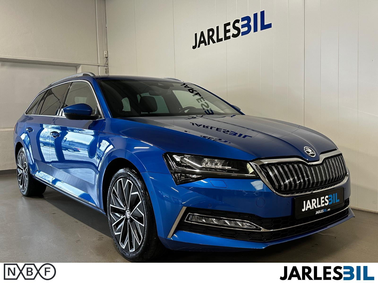 Skoda Superb 1,4 TSI PHEV L&K /ACC/LED/Kamera/Krok/Canton/Skinn/DAB+