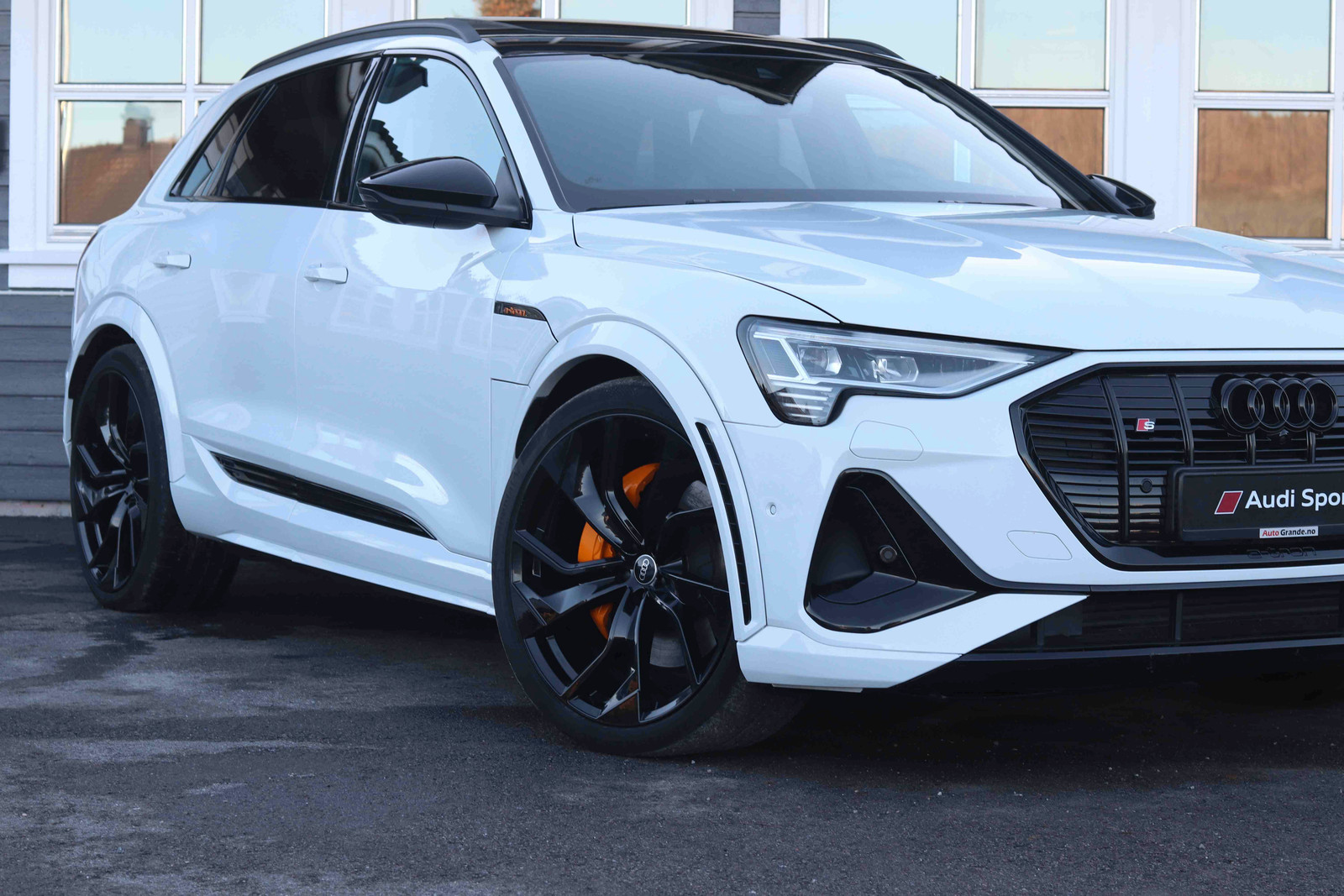 Hovedbilde av Audi e-tron