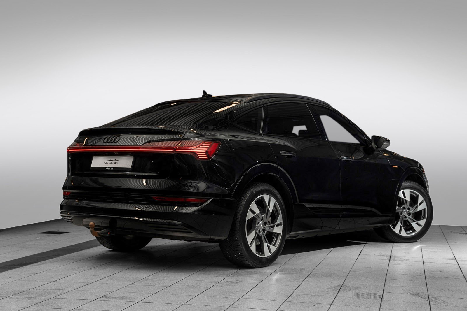 Audi e-tron Sportback SB 55/HUD/PANO/MATRYX/360/KEYLESS/CARPLAY/KROK/GARANTI 2