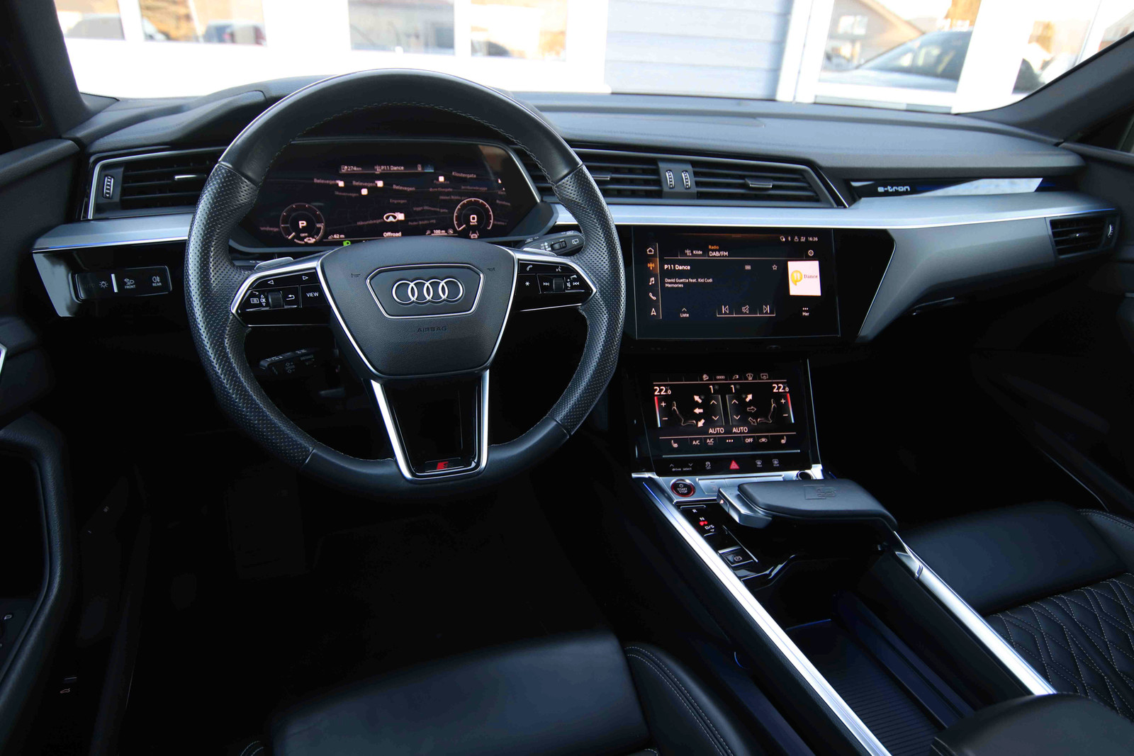 Hovedbilde av Audi e-tron