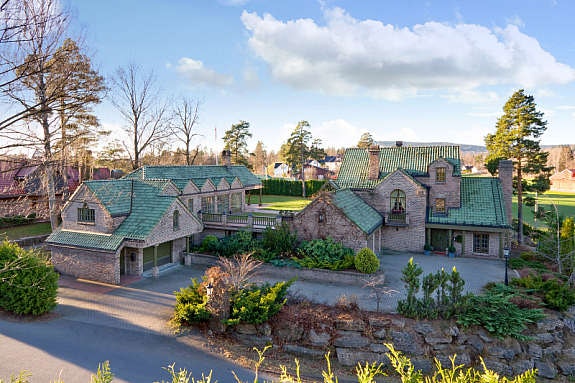 Sjelbilde fasade oversikt Galleribilde