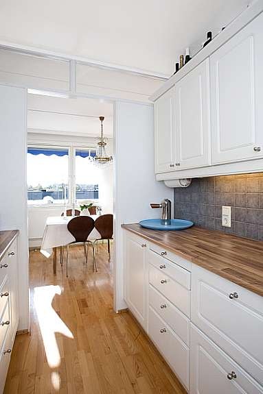 Nye fliser og benkeplate Galleribilde