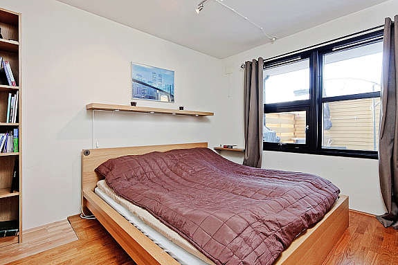 Hovedsoverom med tilgang til garderoberom. Galleribilde