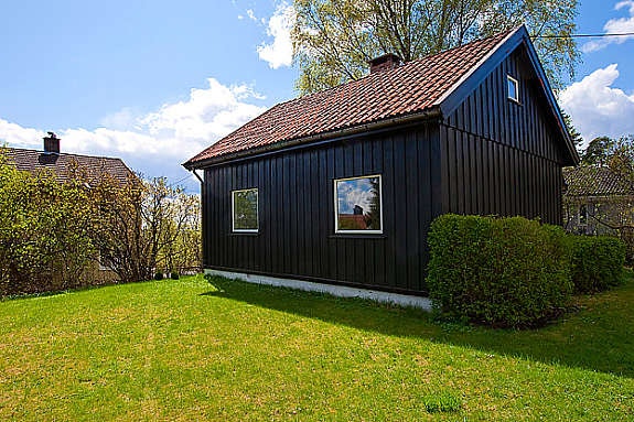 "Det lille huset i hagen" Galleribilde