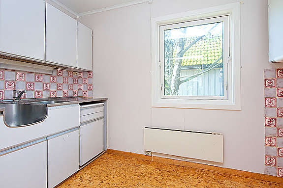 Kjøkken "Det lille huset i hagen" Galleribilde
