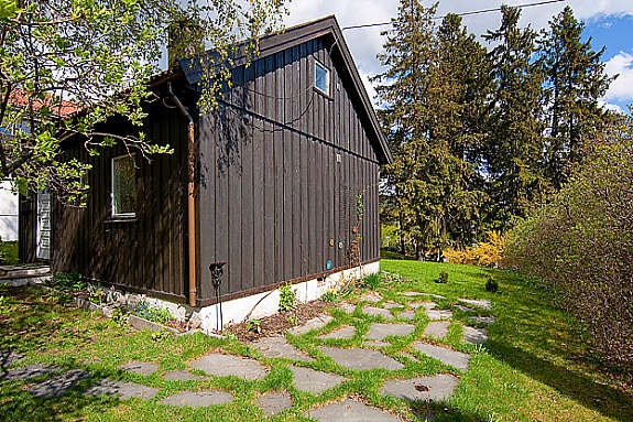 Uteplass "Det lille huset i hagen" Galleribilde