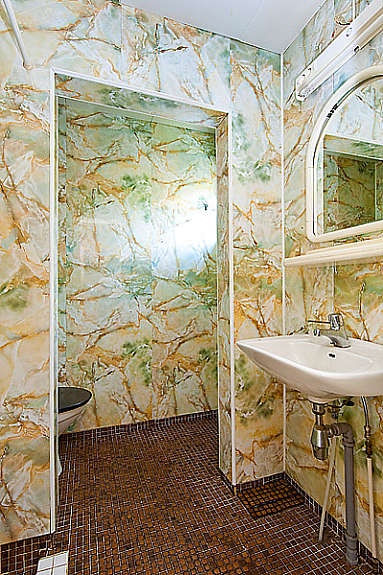 Bad "Det lille huset i hagen" Galleribilde