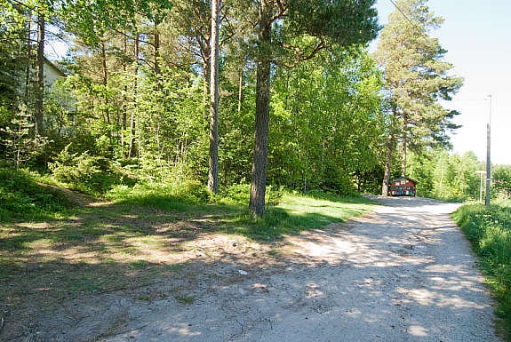 Parkering rett ved eiendommen Galleribilde