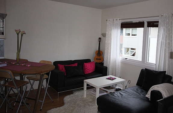 Stue sett fra gang Galleribilde