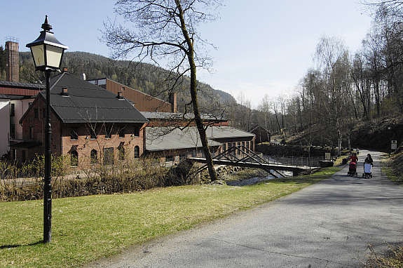 Idylliske turveier på Bærums Verk Handelsted Galleribilde