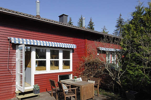 Terrasse og hage på baksiden Galleribilde