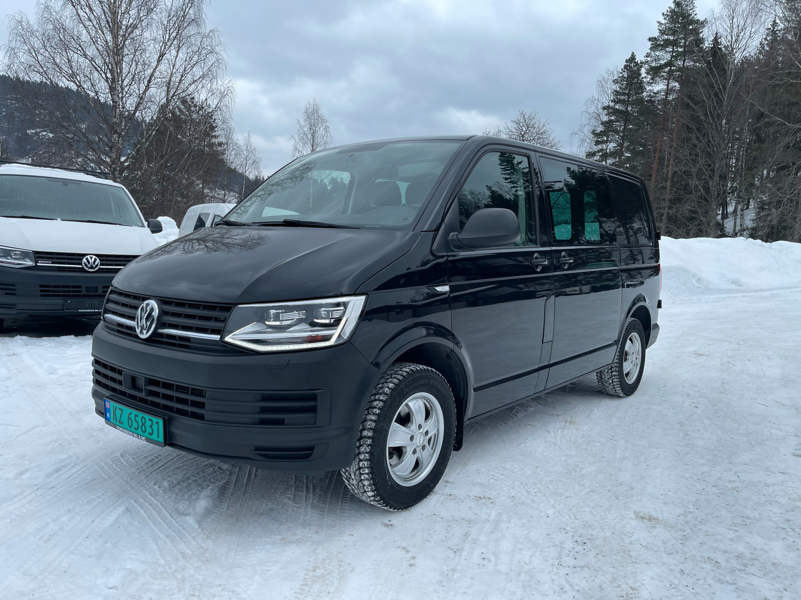 Volkswagen Transporter 2,0 TDI 150hk DSG Parkvarmer Led/Xenon