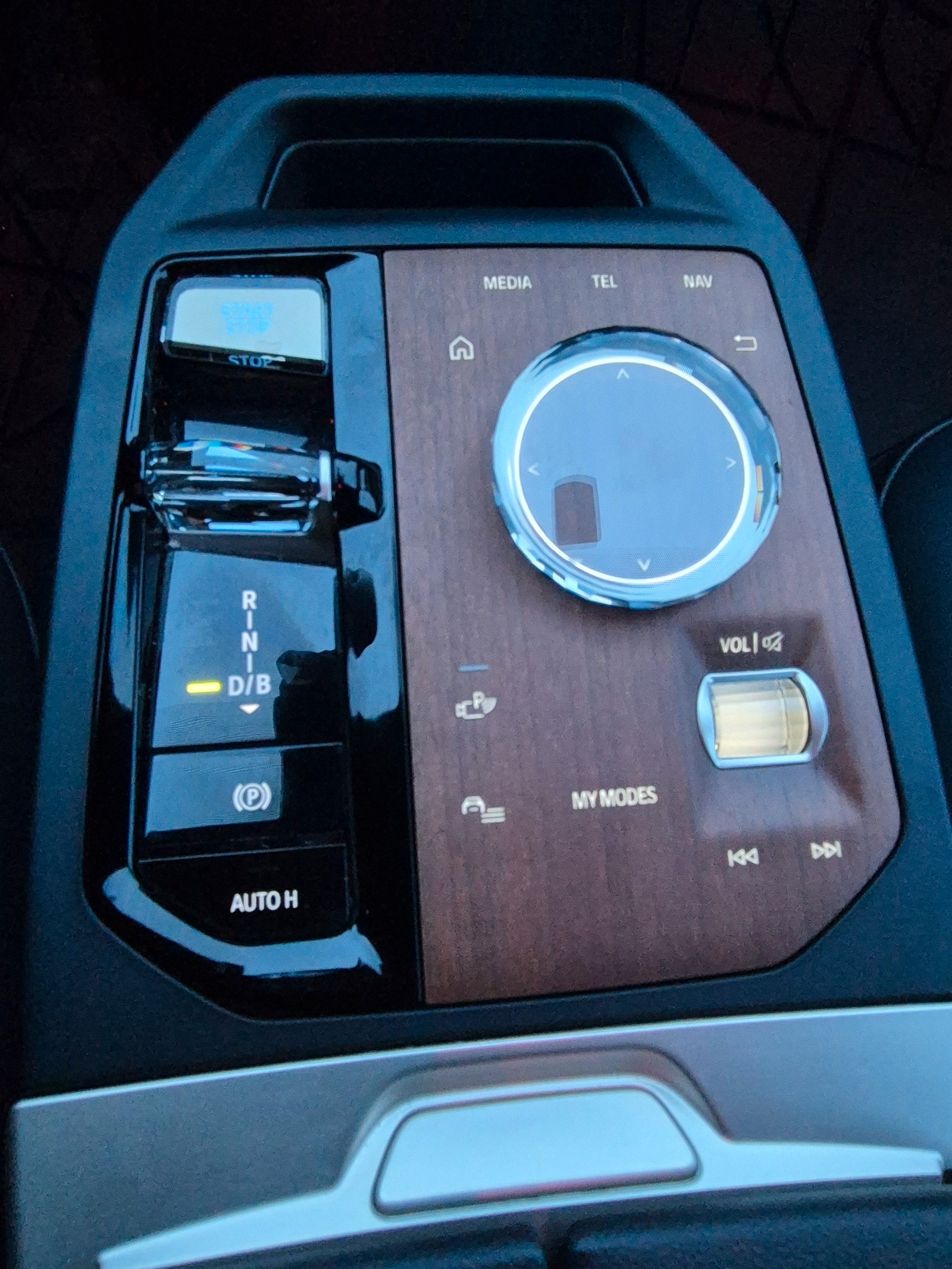 BMW iX xDrive 40 xDrive40 Fully Charged (K) 3