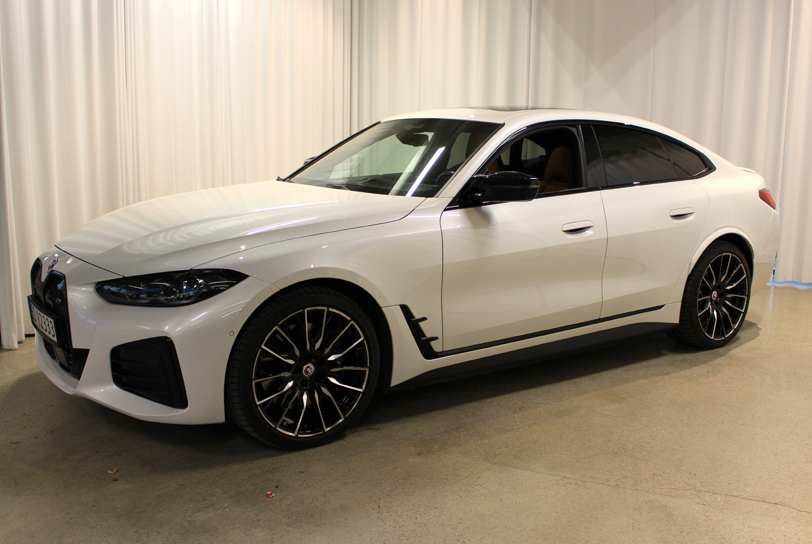 BMW i4 M50 Supercharged SKINN-SOLTAK-M SPORT-KROK- 1 EIER 3