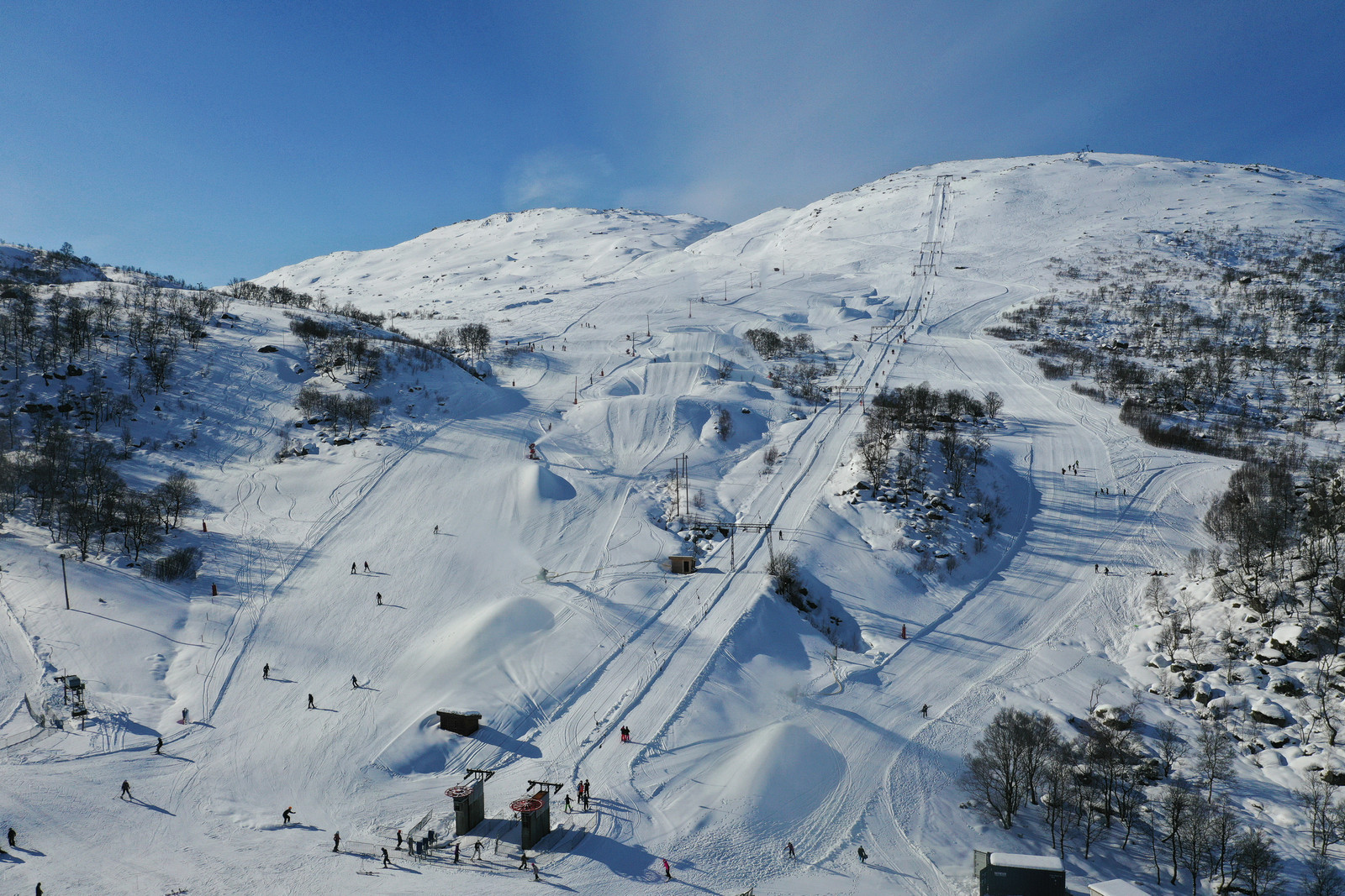 Kun 15-20min til Stavtjørn som byr på skitrekk og langrennsløyper