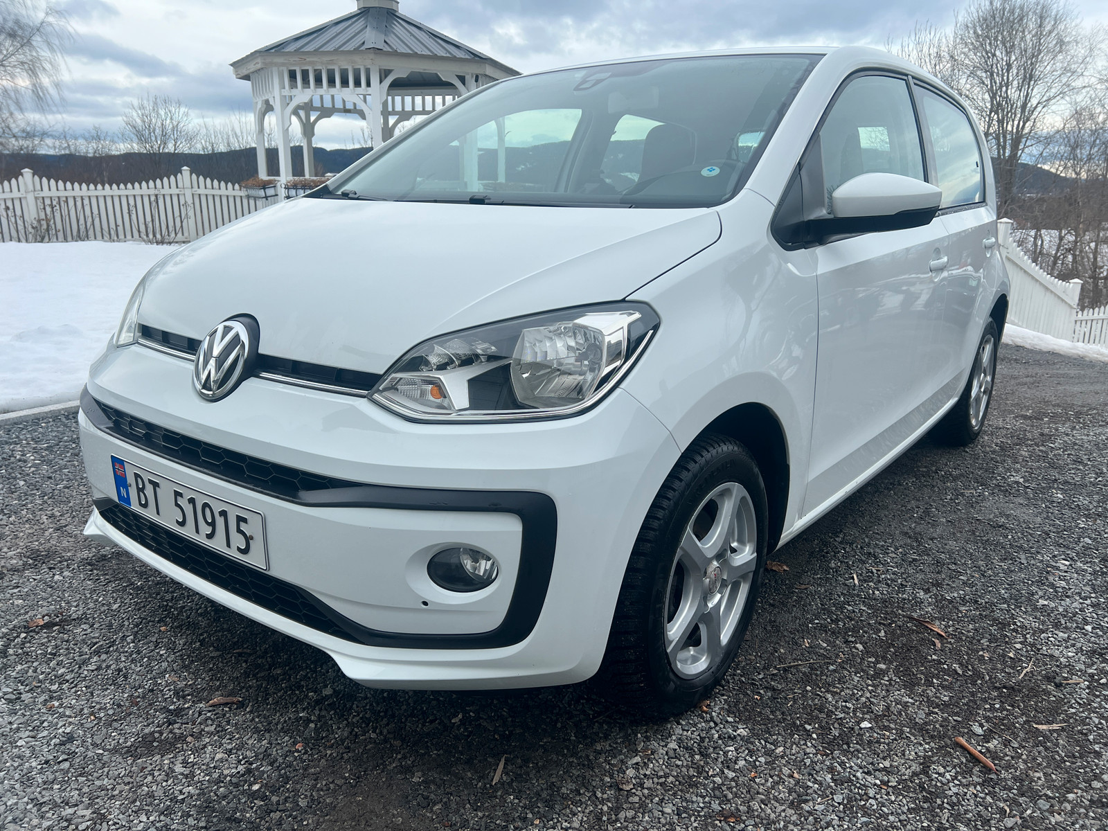 Volkswagen UP! 2017 High up, el. klima, BT, AUX, Cruise, Ny service
