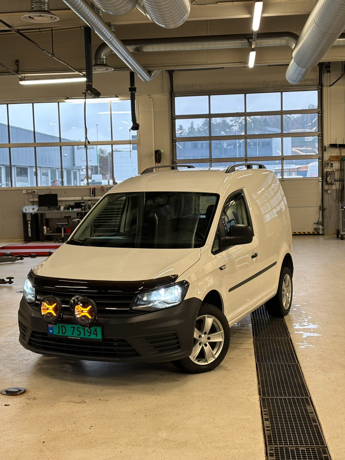 Volkswagen Caddy 2,0 TDI 122hk 4Motion/Ny service + reim/Ekstralys