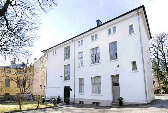 Inngangsfasade Galleribilde