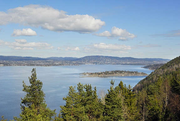 Utsikt mot nord, Holmenkollen og Nesoddtangen Galleribilde
