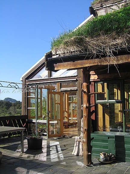 Terrasse utenfor 'glasstuen'. Galleribilde