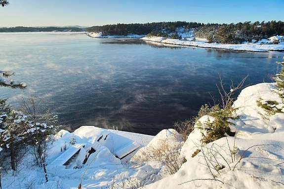 Utsikt med nedgang til egen brygge Galleribilde