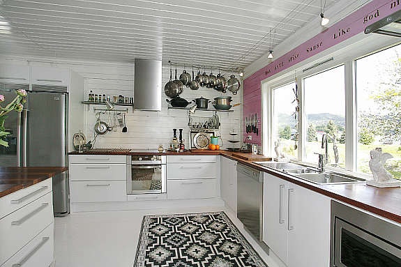 Stilrent og nyere kjøkken Galleribilde