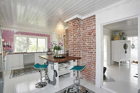 Nyere og delikat kjøkken Galleribilde