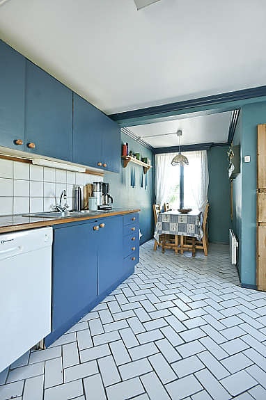 Kjøkkenet har rikelig med skapplass! Galleribilde