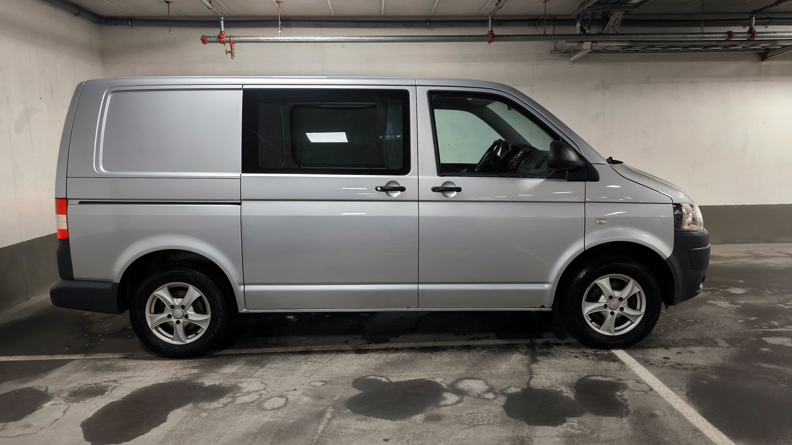 Volkswagen Transporter 140hk/4x4/2xSKYV/VELHOLDT/KORT/VINDU/MOTORVARM 2