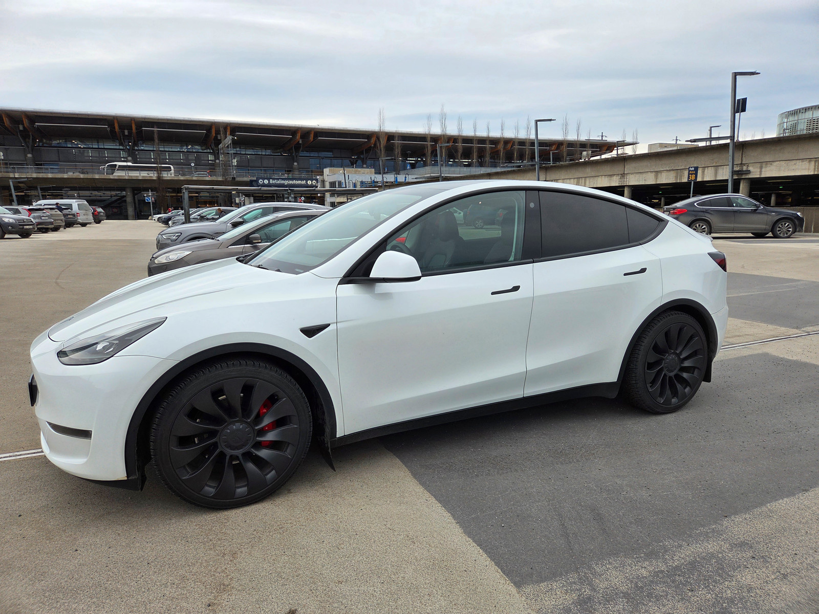 Tesla Model Y Performance AWD