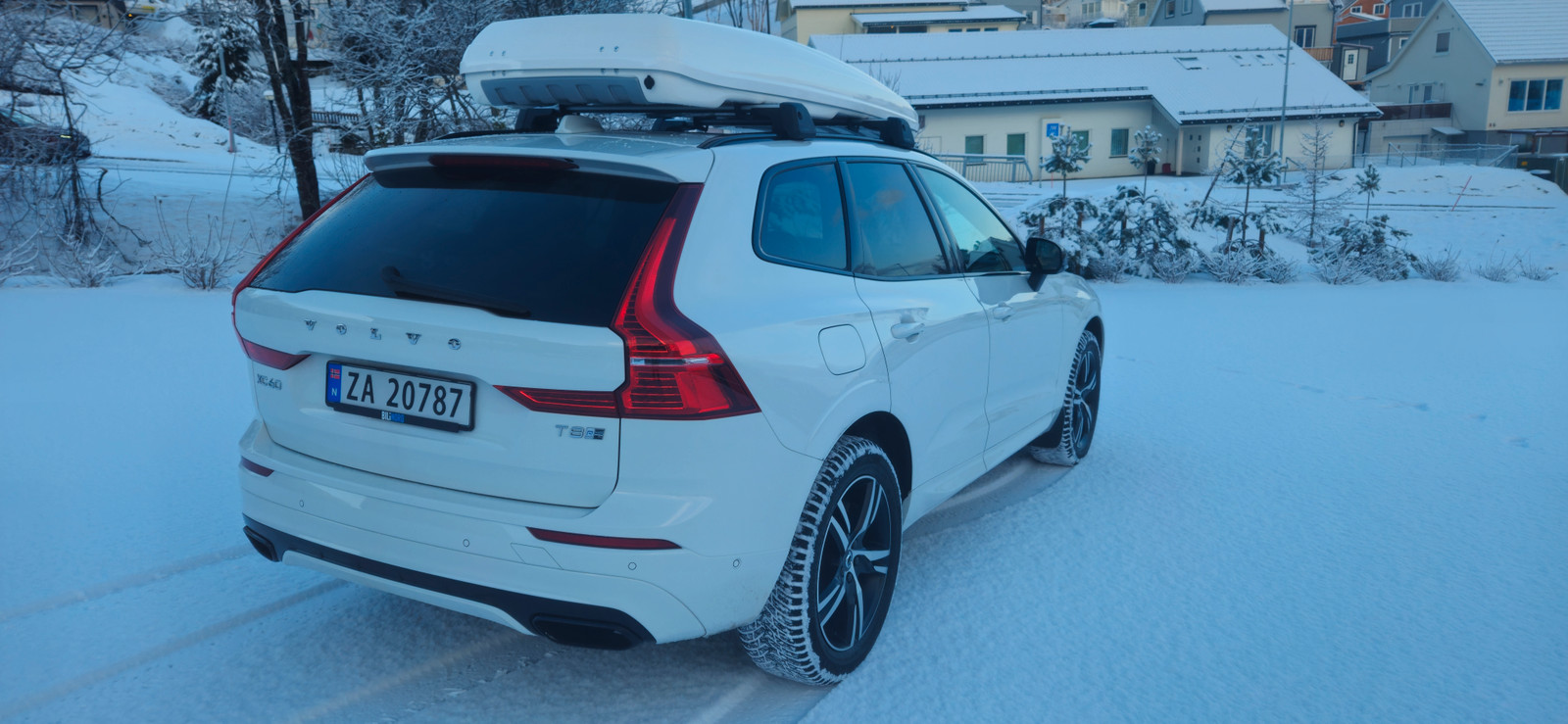 Volvo XC60 T8 AWD R-design aut 3