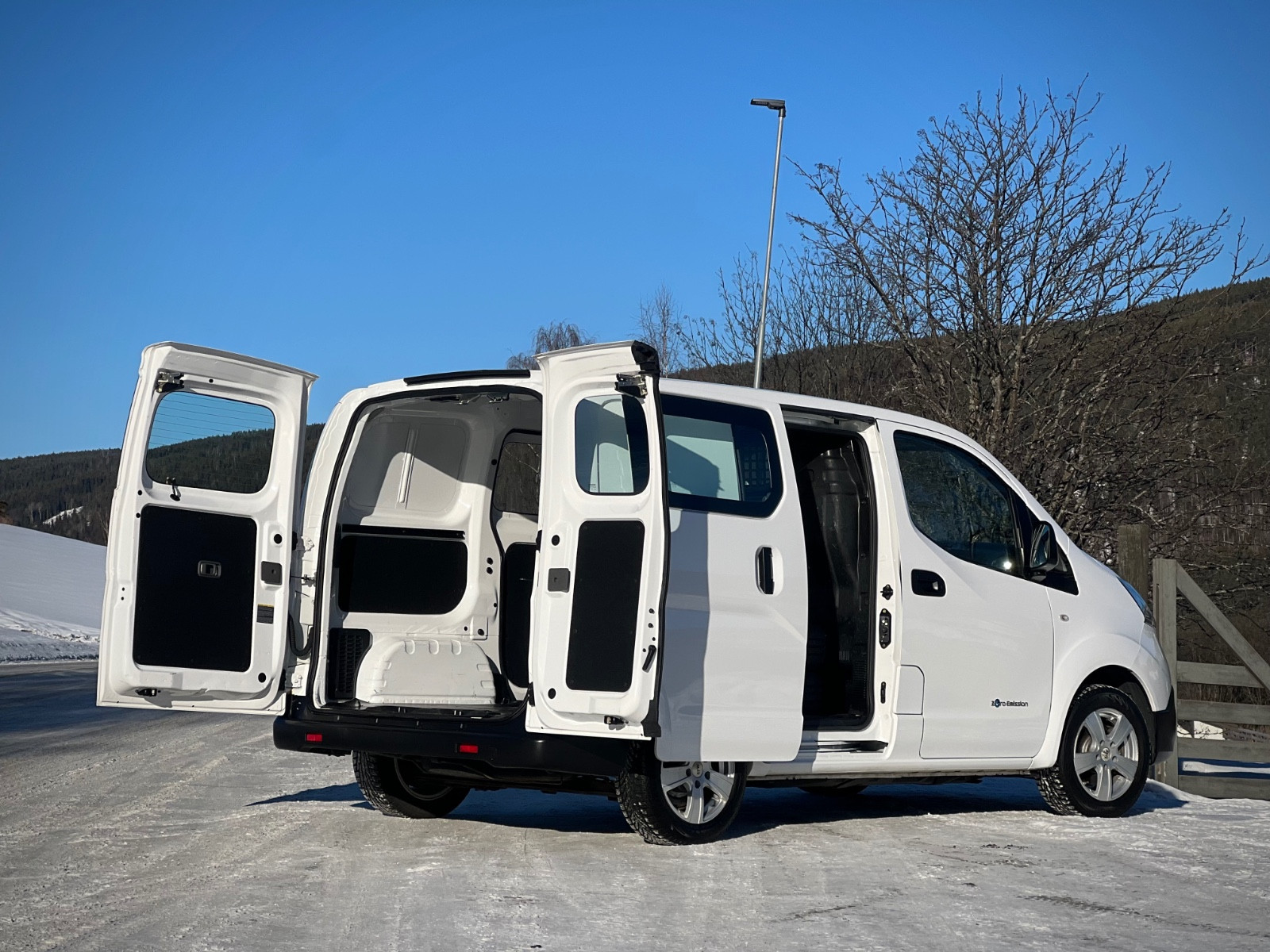 Nissan e-NV200 40KWh/Norsk/1Eier/2xSkyvedør/Klima/Rattvarme/Kamera/Alu 3
