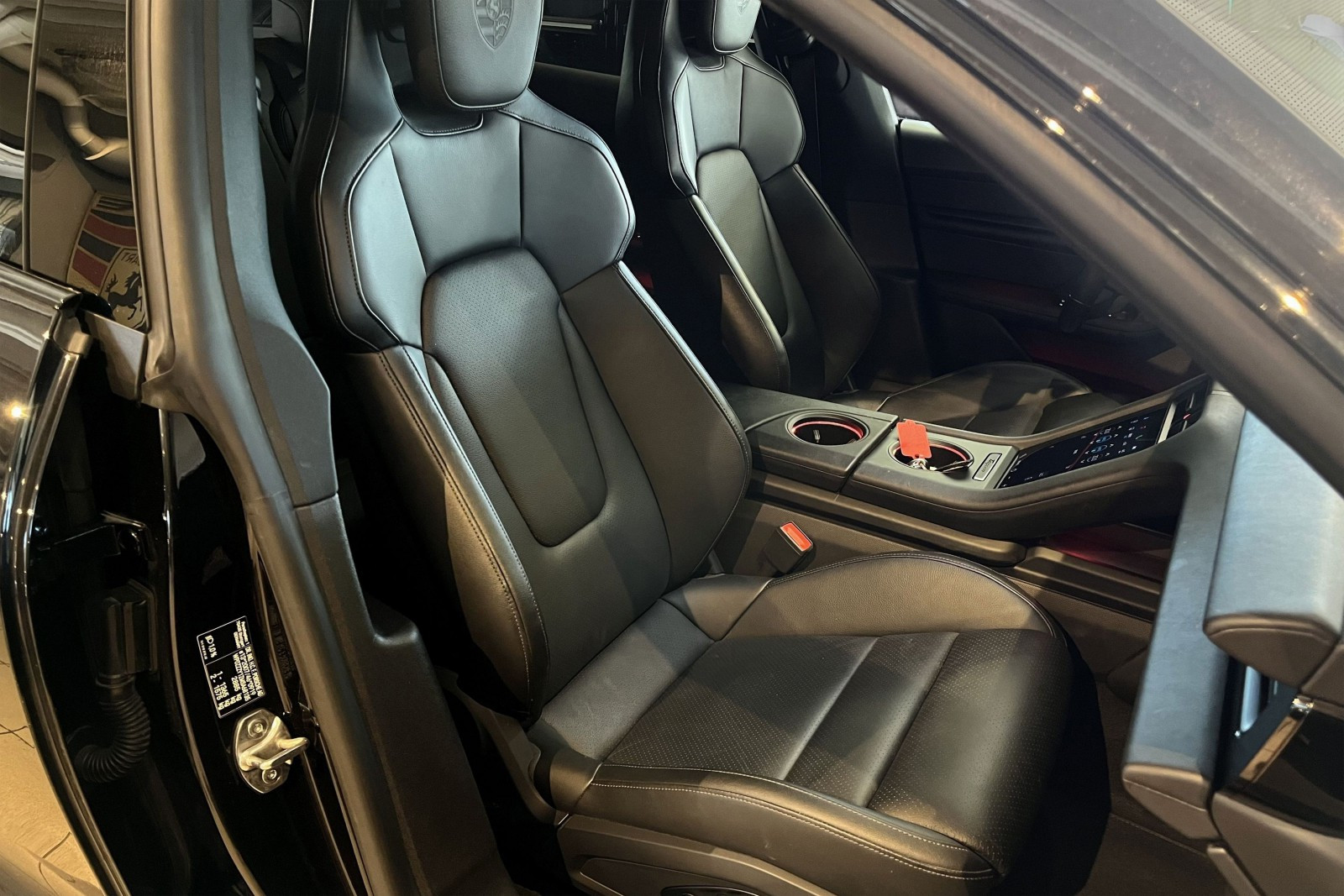 Hovedbilde av Porsche Taycan Cross Turismo