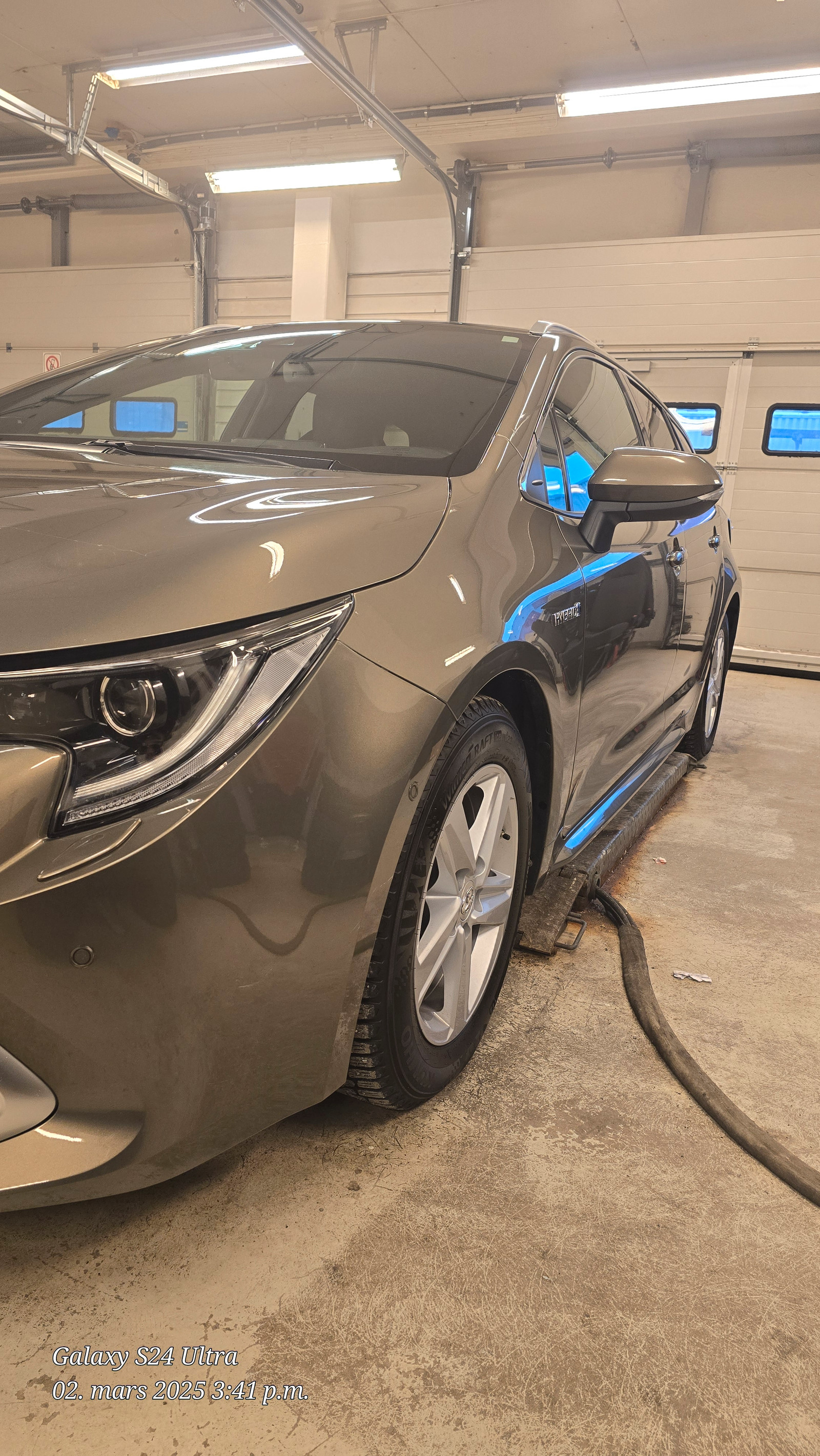 Toyota Corolla 2,0 Hybrid e-CVT Touring Sports Active Tech 3