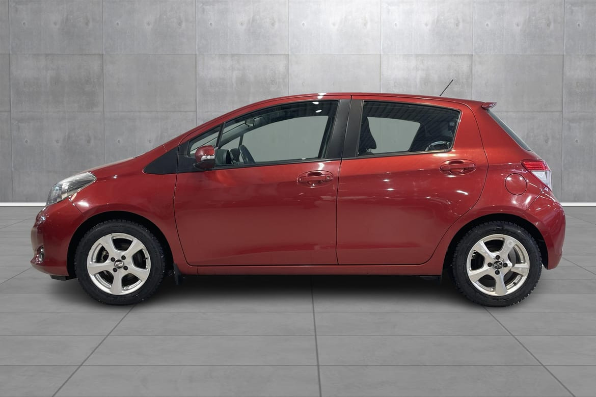 Toyota Yaris 1,3 VVT-i Automat Style, Rentekampanje 6,45% 2