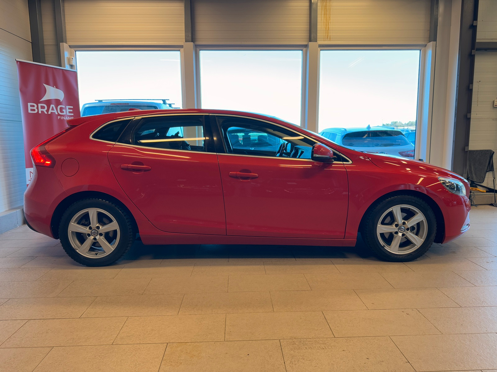 Volvo V40 1.6-114HK-SUMMUM*SKINN*WEBASTO*P.SENSOR*KROK*NAVI*DAB+ 3