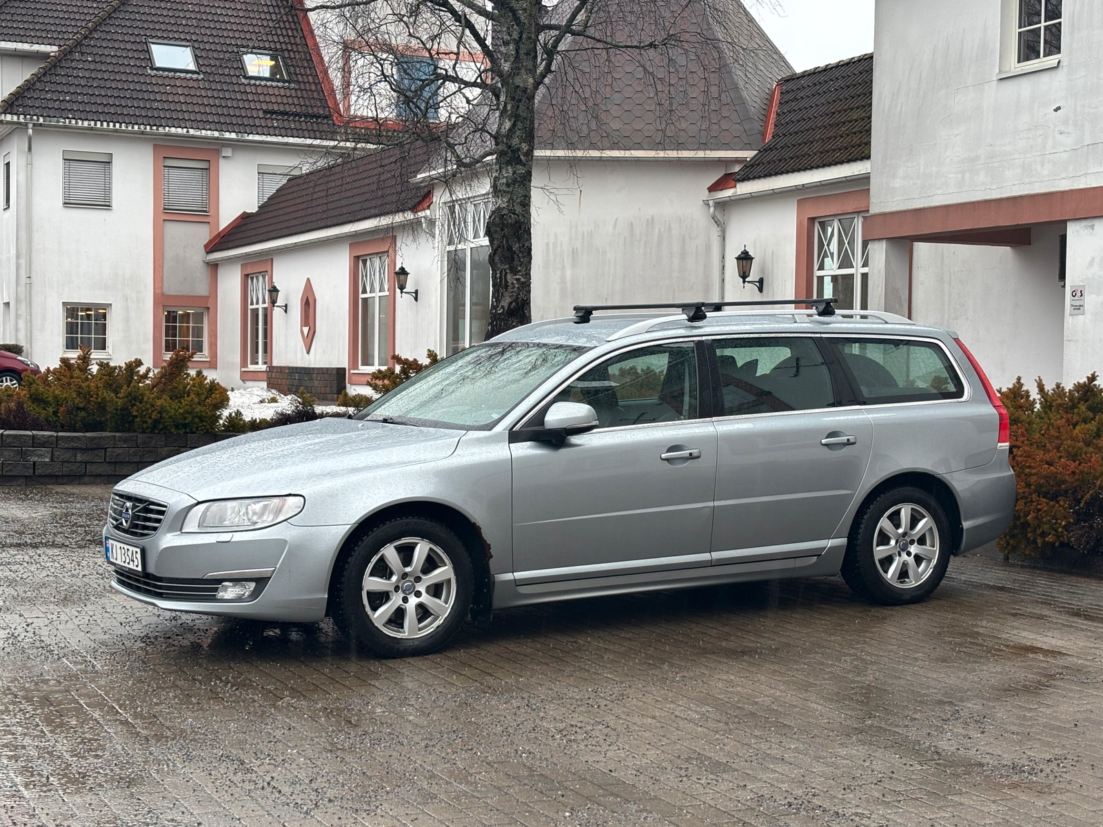 Volvo V70 D4   181 HK  Summum 2