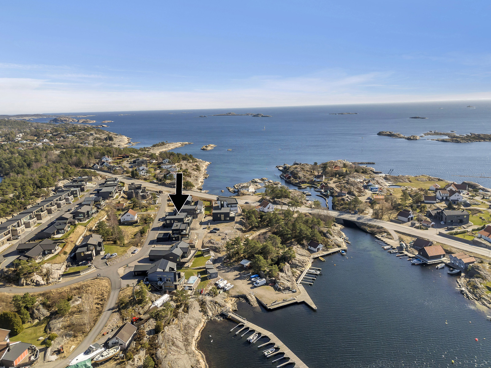 Image #0 Langenes/Søgne - Oppgradert - Dobbel garasje - Praktikantdel - Sol, sjø og mulighet for båtplass.
