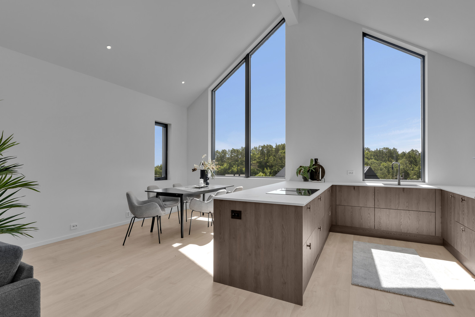 Image #6 Søgne/ Åros - Moderne og innholdsrik enebolig. Oppgradert inne og ute.