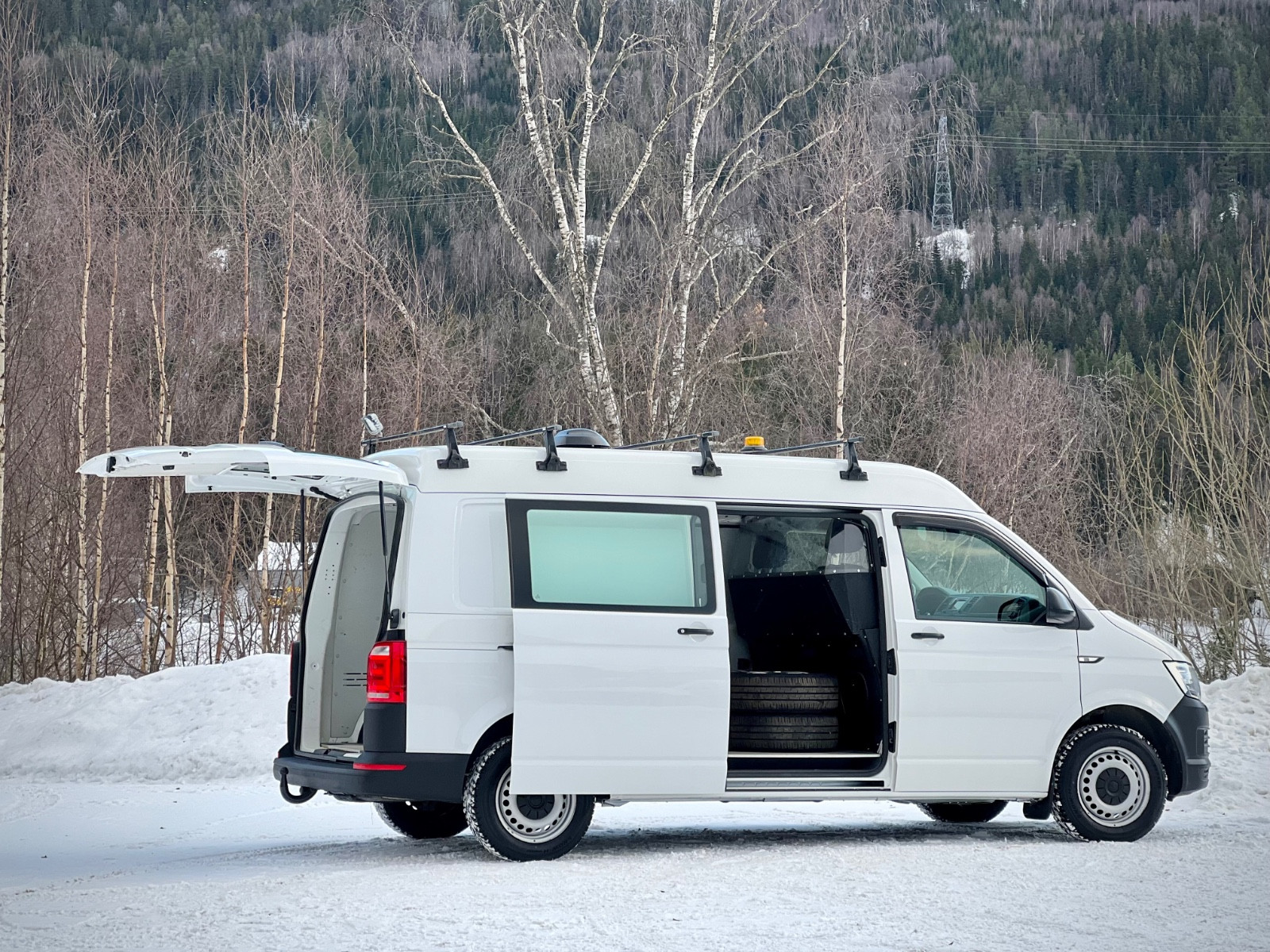 Volkswagen Transporter Høy & Lang utgave/150HK/4-M/Aut/LED/ACC/Webasto/1Eier 3