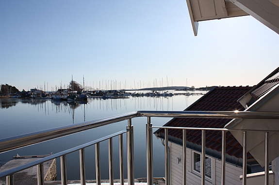 Utsikt fra balkong, 2. etg. Galleribilde